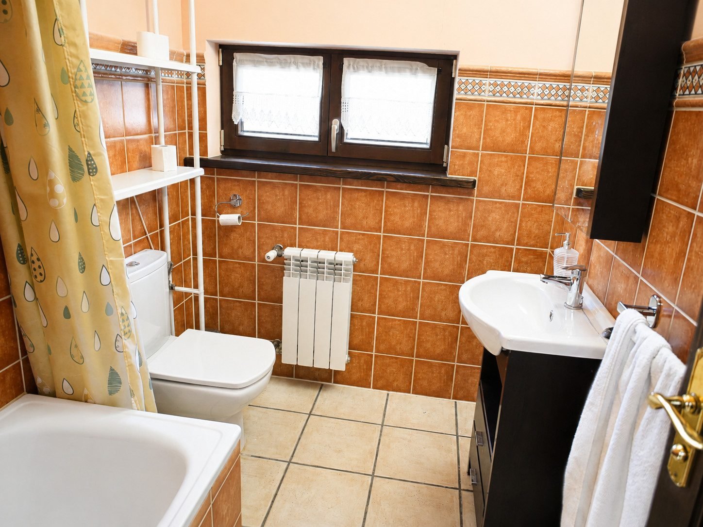 Baño de la planta superior
